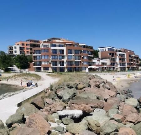 Апартаменти И Студия В Комплекс Акротирия Nesebar Exterior photo