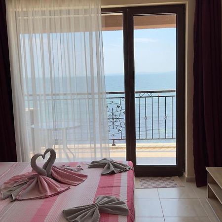 Апартаменти И Студия В Комплекс Акротирия Nesebar Exterior photo