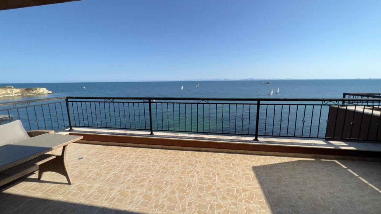 Апартаменти И Студия В Комплекс Акротирия Nesebar Exterior photo