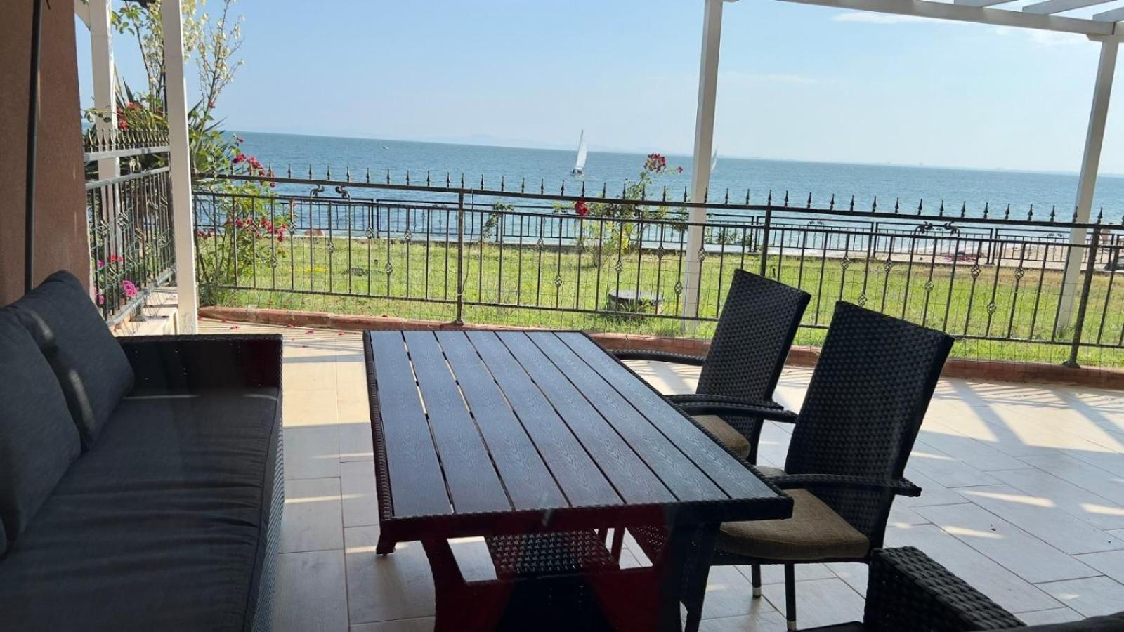 Апартаменти И Студия В Комплекс Акротирия Nesebar Exterior photo