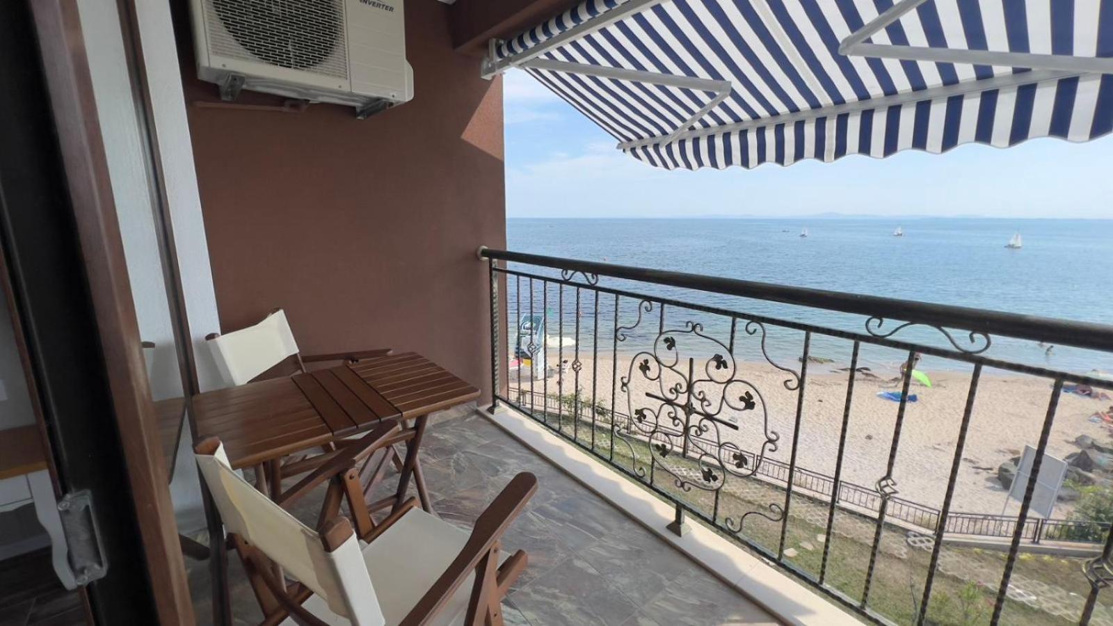 Апартаменти И Студия В Комплекс Акротирия Nesebar Exterior photo