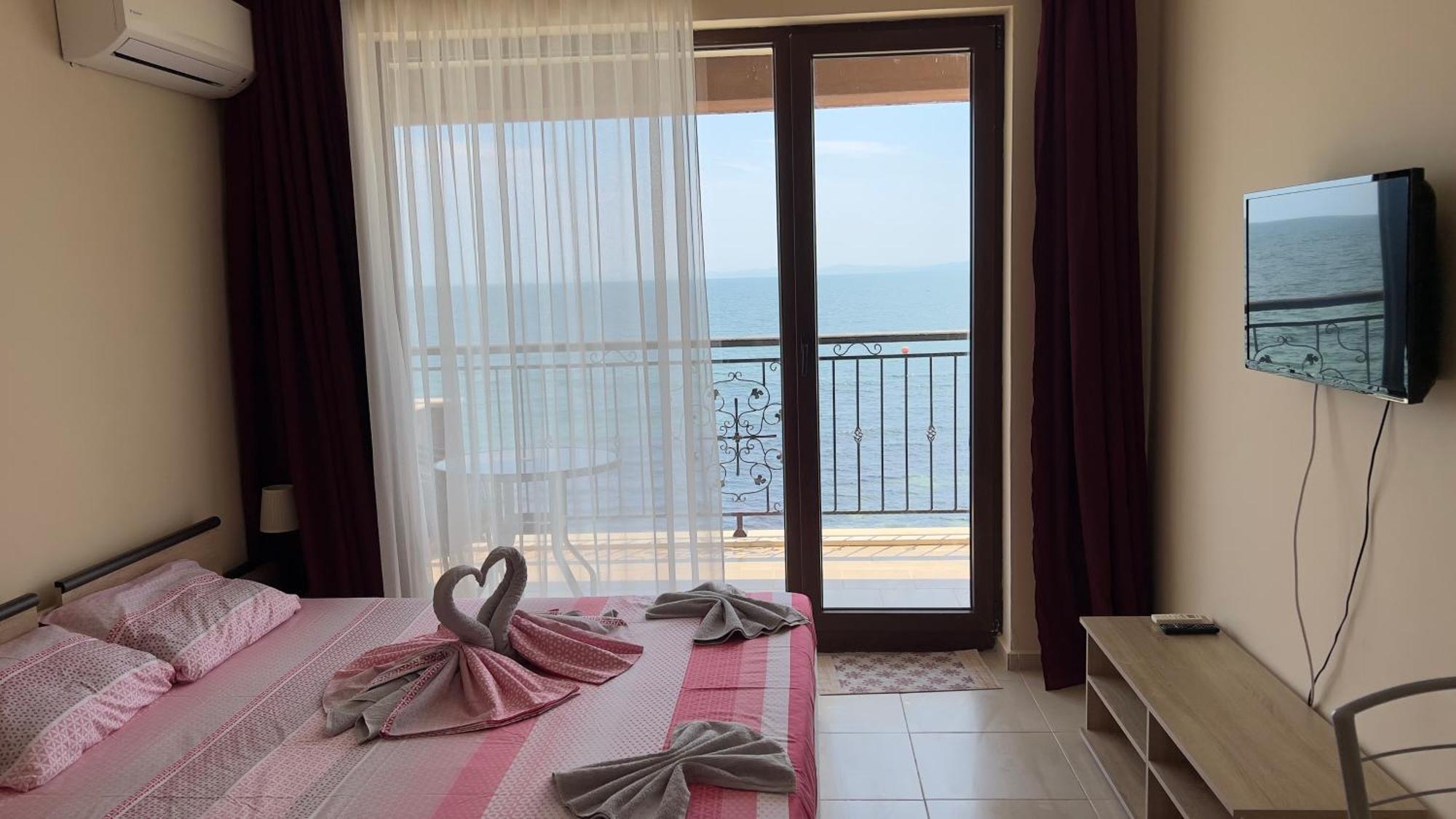Апартаменти И Студия В Комплекс Акротирия Nesebar Exterior photo