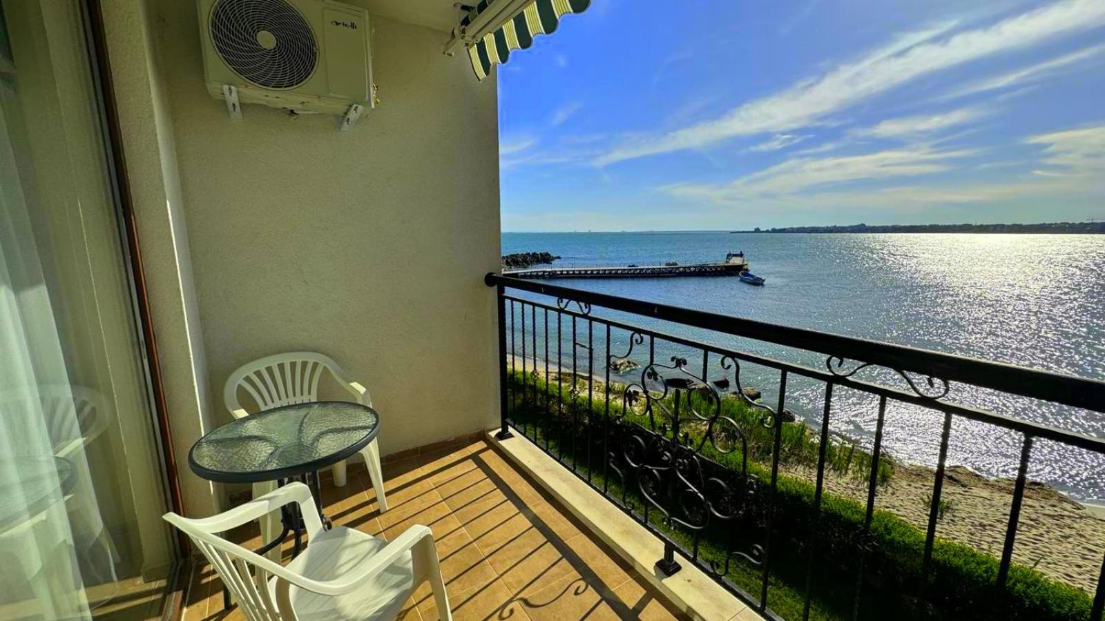 Апартаменти И Студия В Комплекс Акротирия Nesebar Exterior photo
