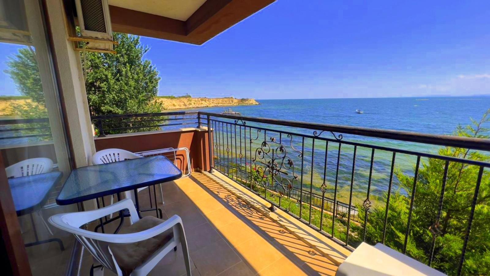 Апартаменти И Студия В Комплекс Акротирия Nesebar Exterior photo