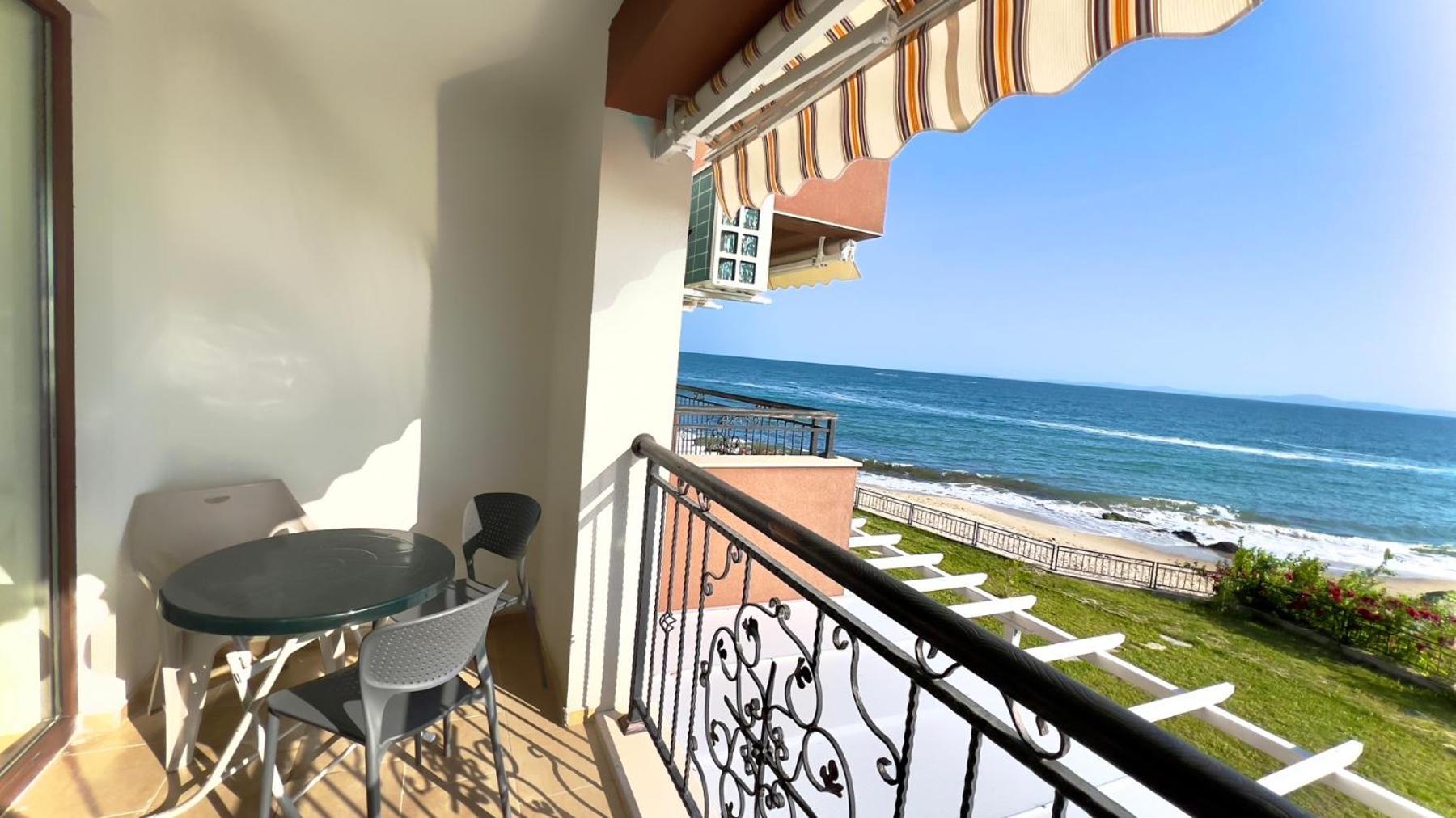 Апартаменти И Студия В Комплекс Акротирия Nesebar Exterior photo